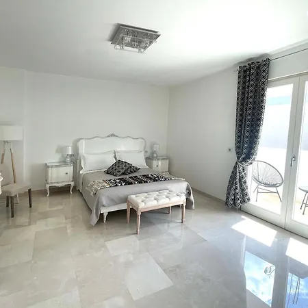 Augustea B&B 산니칸드로디바리