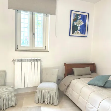 Augustea לינה וארוחת בוקר 3*