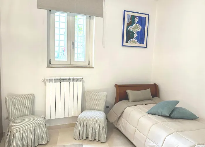 Augustea לינה וארוחת בוקר 3*